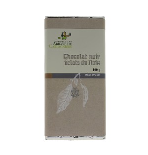 Tablette de chocolat noir aux éclats de noix