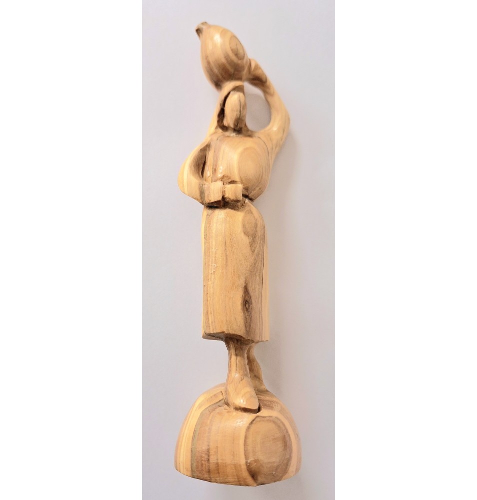 Samaritaine sculptée en bois d’olivier de Palestine